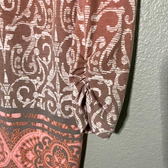 Dakini Taupe and Peach Ikat Print Long Sleeved Dress Size Large - Picture 4 of 6